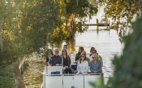 boat-tour-and-canal-1